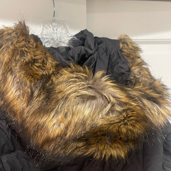 The North Face Women’s Down Puffer Jacket Faux Fur Hood Ski Coat Size M - Picture 13 of 13